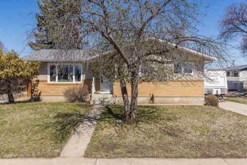 870 16 Street NE Medicine Hat, AB T1A 5X4