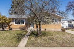 870 16 Street NEMedicine Hat, AB T1A 5X4