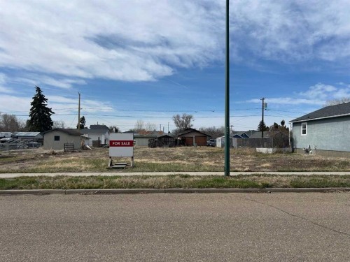520 2 Street Se, Redcliff, AB 