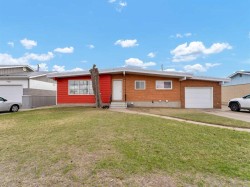 561 12 Street NW Medicine Hat, AB T1A 6R3