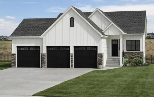 96 Coulee Ridge Drive SW Medicine Hat, AB T1B 0T9
