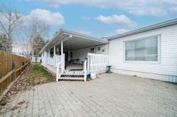 42-2248 Southview Drive SEMedicine Hat, AB T1B 1R3