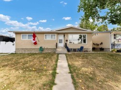 805 1 Street SERedcliff, AB T0J 2P0