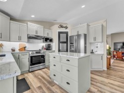 113 Vista Road SE Medicine Hat, AB T1B 4X6