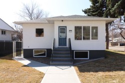 377 4 Street NW Medicine Hat, AB T1A 6M7