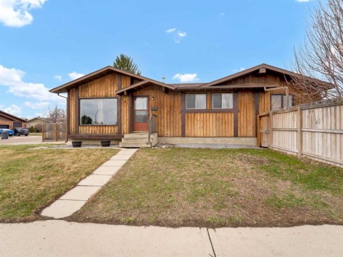 17 Ross Haven Court SE Medicine Hat, AB T1B 3B3