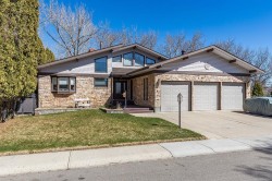 6 Bluebell Court SEMedicine Hat, AB T1B 2L2