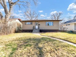 109 9 Street NEMedicine Hat, AB T1A 5S2