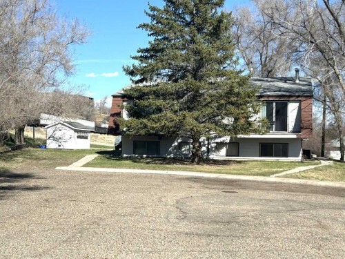 223 5 Street NW Medicine Hat, AB T1A 7X9