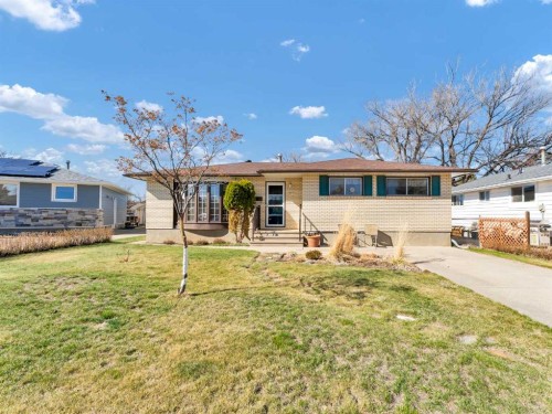 70 Morrow Court NW Medicine Hat, AB T1A 7B7