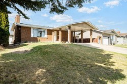15 Currie Court SEMedicine Hat, AB T1B 1R8
