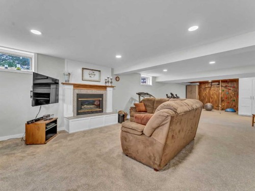 14 Smith Close Se, Medicine Hat, AB - Indoor With Fireplace