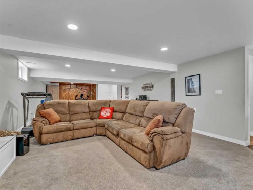 14 Smith Close Se, Medicine Hat, AB - Indoor