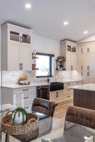 308 Yuma Court, Dunmore, AB - Indoor Photo Showing Kitchen With Double Sink With Upgraded Kitchen