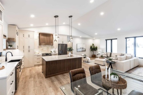 308 Yuma Court, Dunmore, AB - Indoor Photo Showing Kitchen With Upgraded Kitchen