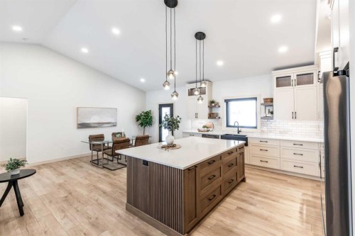 308 Yuma Court, Dunmore, AB - Indoor Photo Showing Kitchen With Upgraded Kitchen