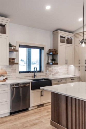 308 Yuma Court, Dunmore, AB - Indoor Photo Showing Kitchen With Upgraded Kitchen