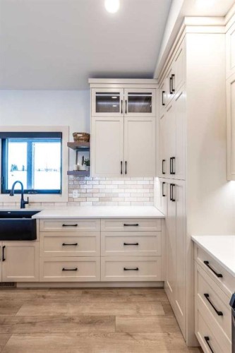 308 Yuma Court, Dunmore, AB - Indoor Photo Showing Kitchen