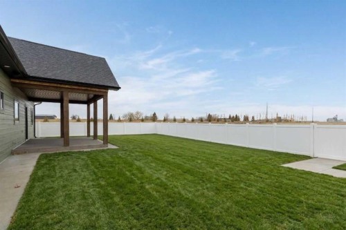 308 Yuma Court, Dunmore, AB - Outdoor
