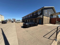 10 3 Street NERedcliff, AB T1J 2P0