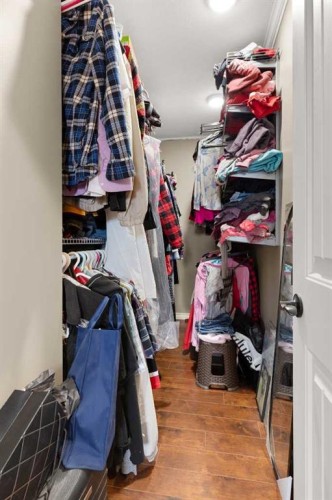 721 4 Avenue, Dunmore, AB - Indoor With Storage