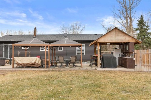 721 4 Avenue, Dunmore, AB - Outdoor With Deck Patio Veranda