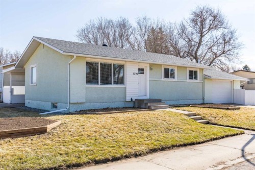 1797 4 Avenue NE Medicine Hat, AB T1C 1A4