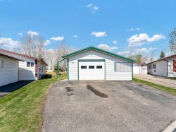 33-1600 Strachan Road SEMedicine Hat, AB T1B 3M4