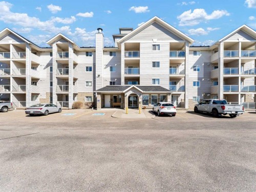 111-1632 saamis Drive NW Medicine Hat, AB T1C 4X3