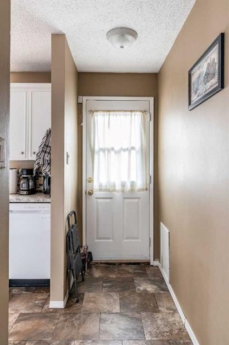 7 Valleyview Drive Sw, Medicine Hat, AB - Indoor