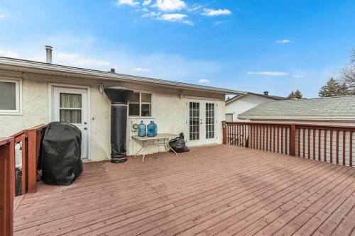 7 Valleyview Drive Sw, Medicine Hat, AB - Outdoor With Deck Patio Veranda With Exterior