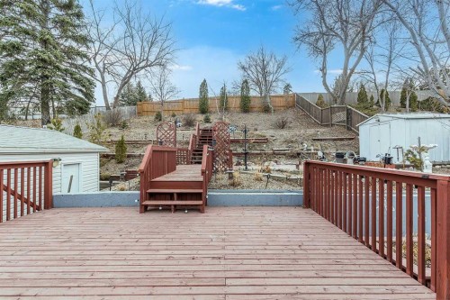 7 Valleyview Drive Sw, Medicine Hat, AB - Outdoor