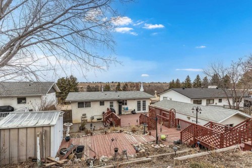 7 Valleyview Drive Sw, Medicine Hat, AB - Outdoor With Deck Patio Veranda