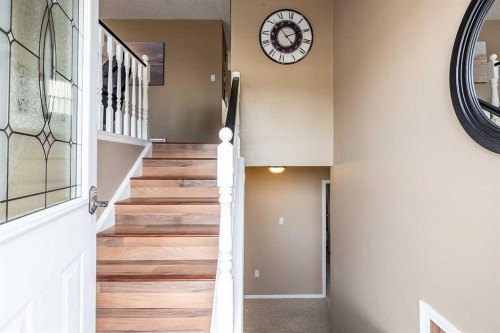 7 Valleyview Drive Sw, Medicine Hat, AB - Indoor Photo Showing Other Room