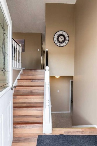 7 Valleyview Drive Sw, Medicine Hat, AB - Indoor Photo Showing Other Room