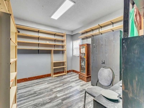 45 Walsh Street, Irvine, AB - Indoor