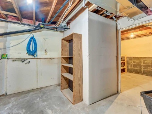 45 Walsh Street, Irvine, AB - Indoor