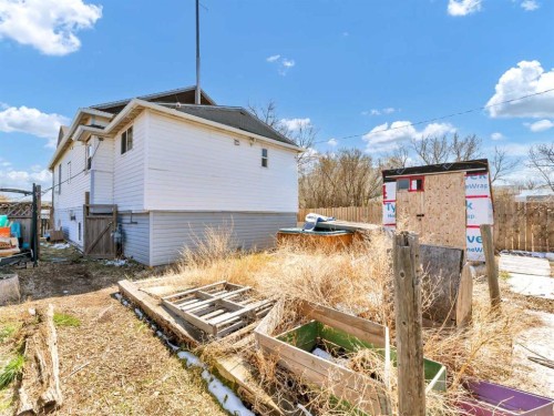 45 Walsh Street, Irvine, AB - Outdoor With Exterior