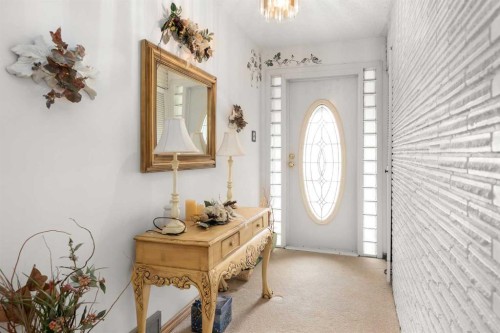 334 5 Street Se, Redcliff, AB - Indoor Photo Showing Other Room