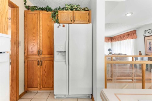 334 5 Street Se, Redcliff, AB - Indoor