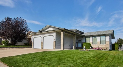 6 Redwood Place SE Medicine Hat, AB T1A 4A1