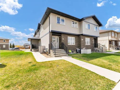 2-4958 Southlands Drive SE Medicine Hat, AB T1B 0E9