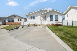 10 Rossmere Place SEMedicine Hat, AB T1B 2L6