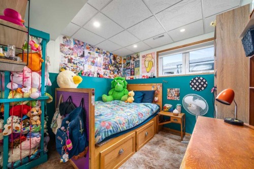 10 Rossmere Place Se, Medicine Hat, AB - Indoor Photo Showing Bedroom
