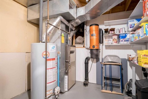 10 Rossmere Place Se, Medicine Hat, AB - Indoor Photo Showing Basement