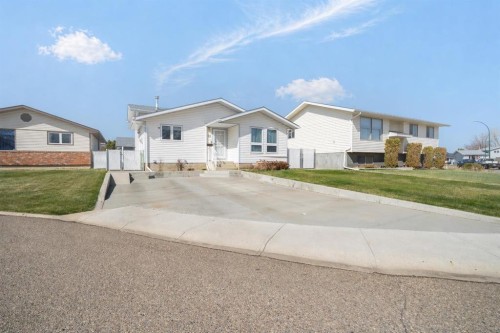 10 Rossmere Place Se, Medicine Hat, AB - Outdoor
