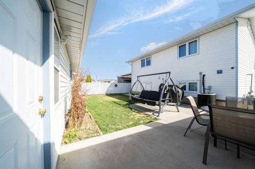 10 Rossmere Place Se, Medicine Hat, AB - Outdoor With Deck Patio Veranda With Exterior