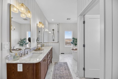 33080 Range Road 61, Rural Mountain View County, AB - Indoor Photo Showing Bathroom
