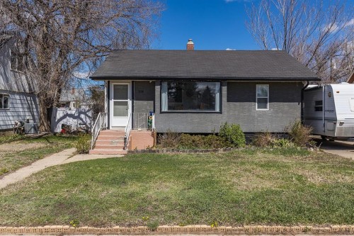 228 11 Street SW Medicine Hat, AB T1A 4S4