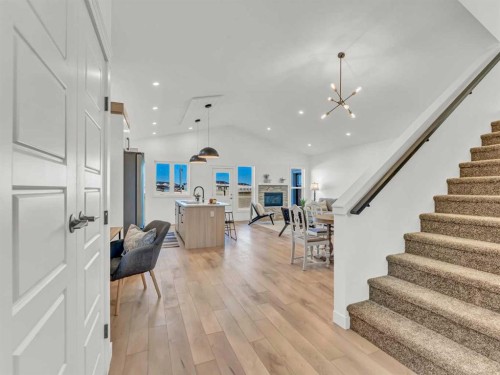 32 Somerside Way Se, Medicine Hat, AB - Indoor Photo Showing Other Room